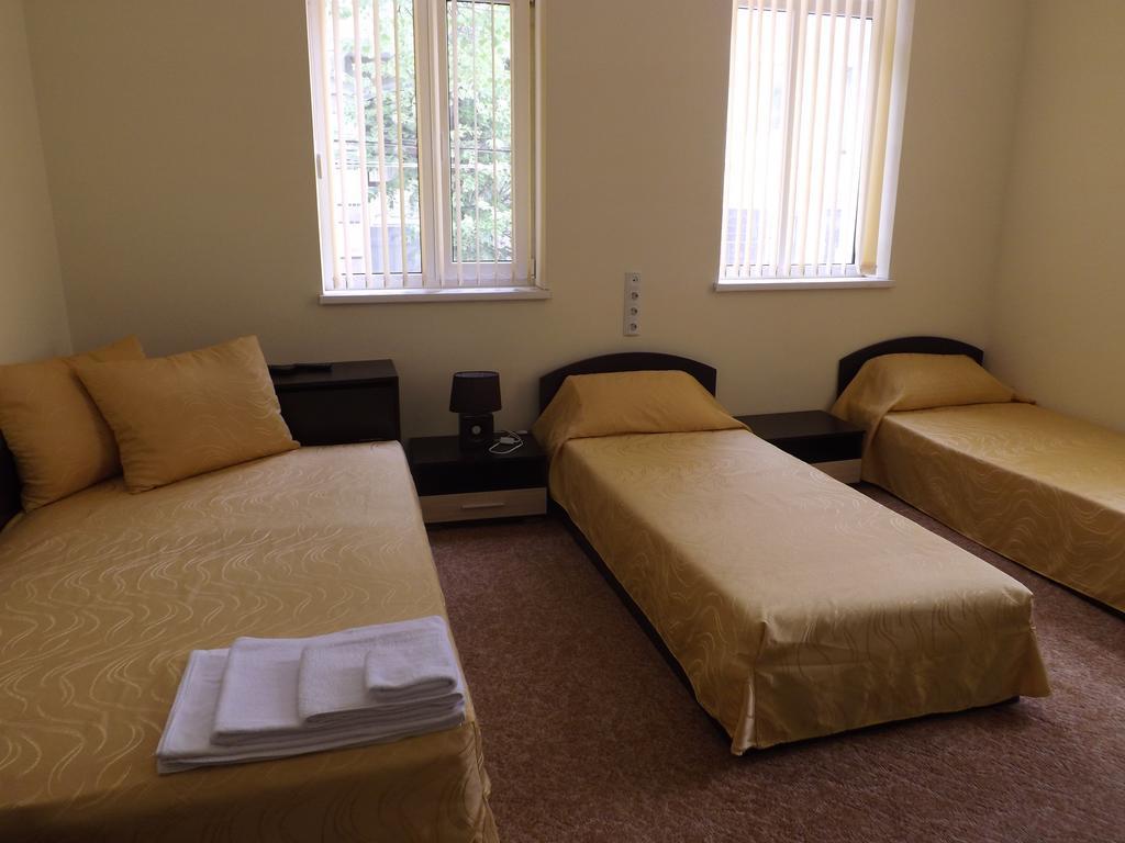 Hostel Rayska Yabalka Varna Room photo