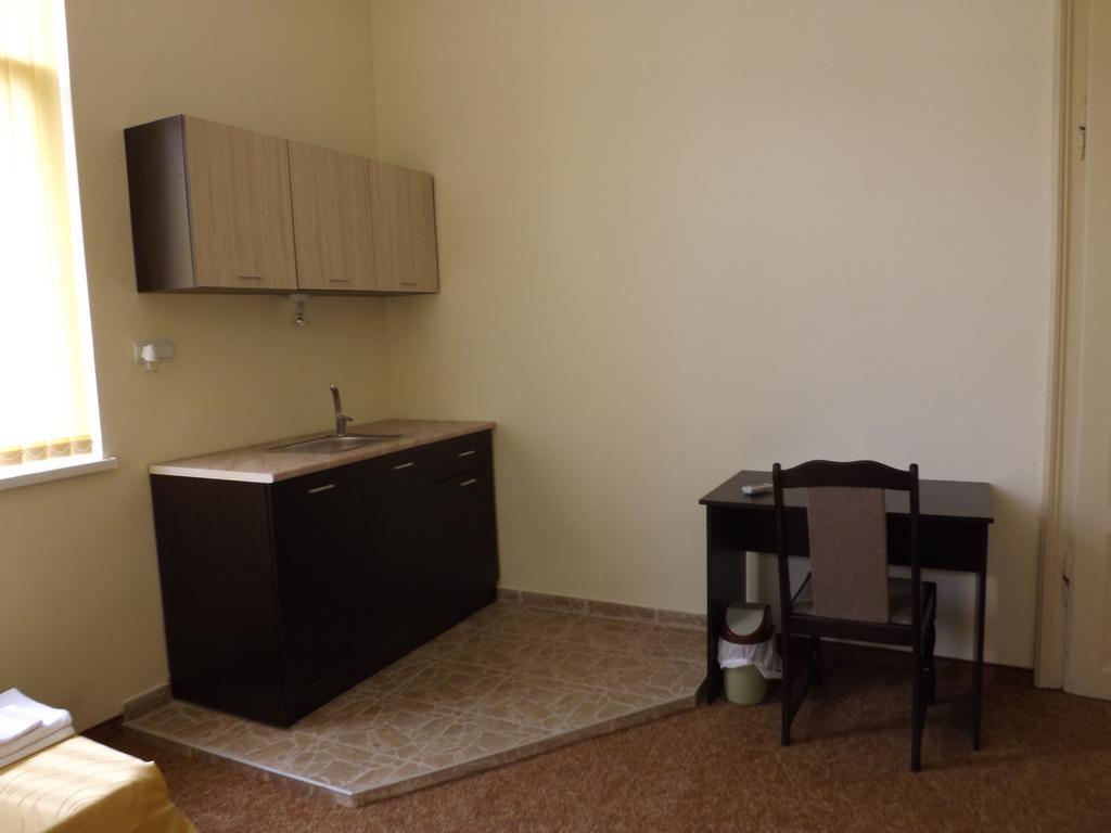 Hostel Rayska Yabalka Varna Room photo
